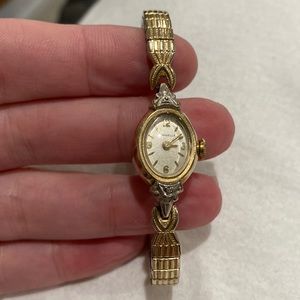 Caravelle Gold Toned Classy Wind-Up Wristwatch w/ Metal Expansion Band 10K